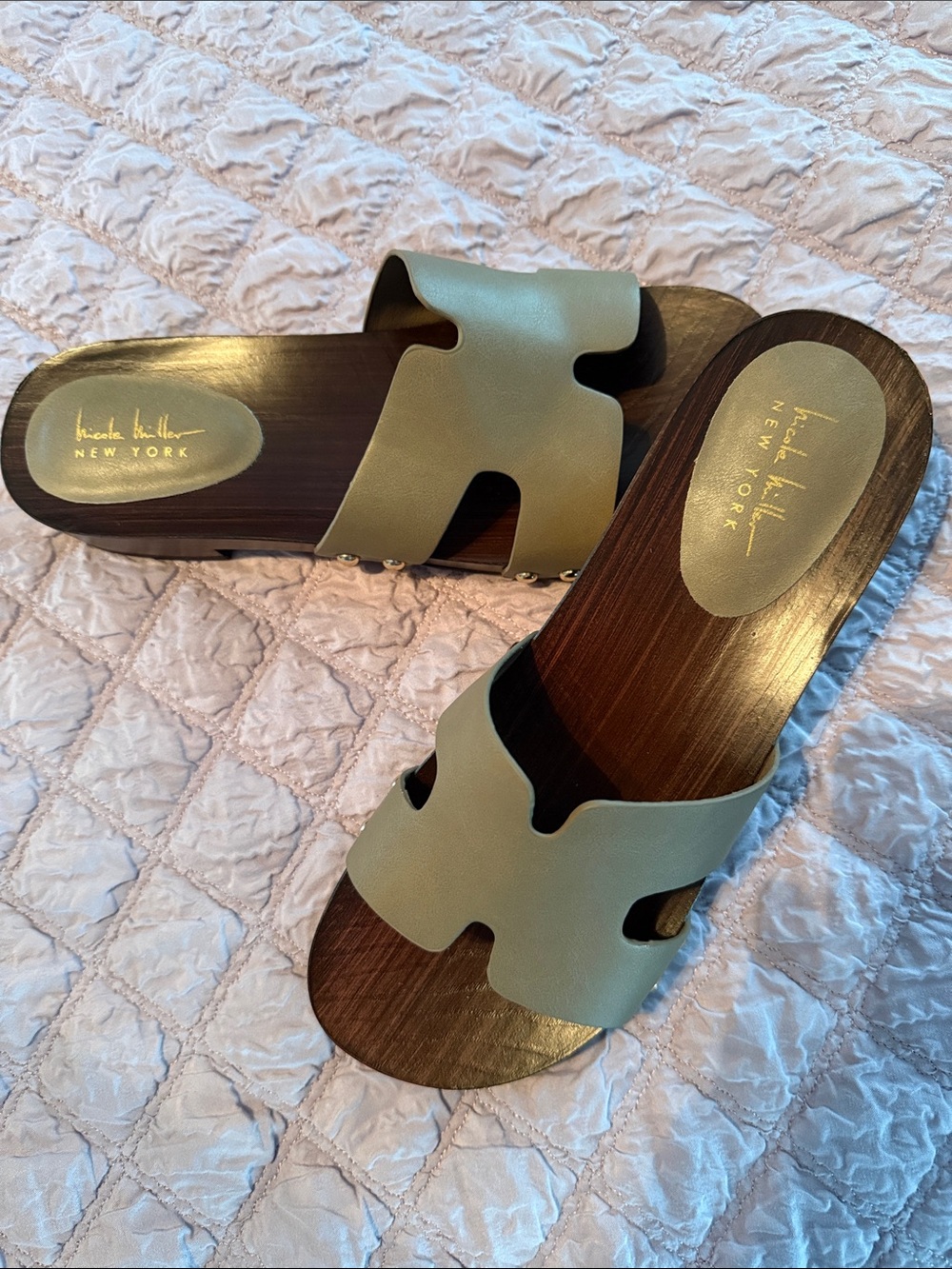 NWOT Nicole Miller sandal